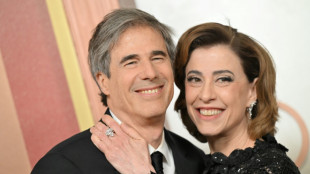 Estrelas chegam &agrave; cerim&ocirc;nia do Oscar, que promete disputa acirrada