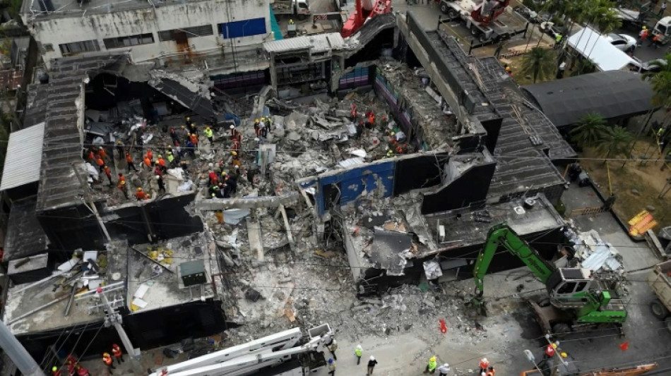 Discothèque de Saint-Domingue: un 222e mort, identifications des corps toujours en cours