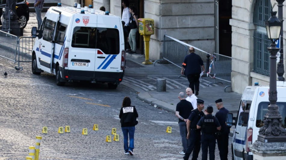 Tu&eacute;s sur le Pont-Neuf: d&eacute;but d'une reconstitution sur les lieux du drame