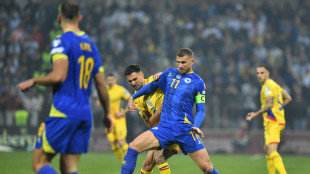 Mondiali: Dzeko, allo stadio tutti in piedi per l'inno italiano