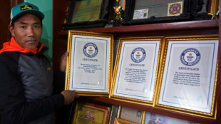 Eigenen Rekord geschlagen: Nepalesischer Bergf&uuml;hrer zum 30. Mal auf Mount Everest