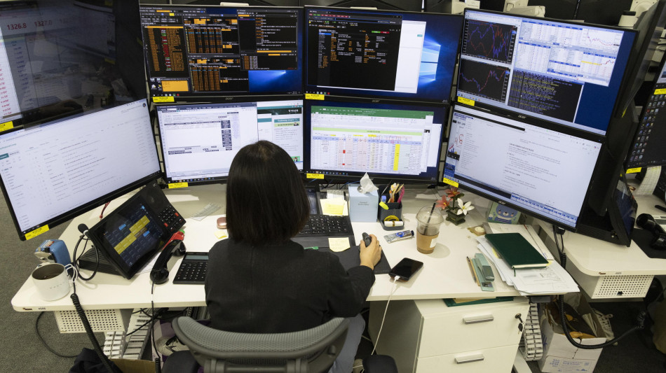 Borsa: l'Asia in ordine sparso con lente sul tech, Europa attesa positiva