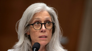 Casa Branca demite diretora de agência de saúde que se recusou a renunciar