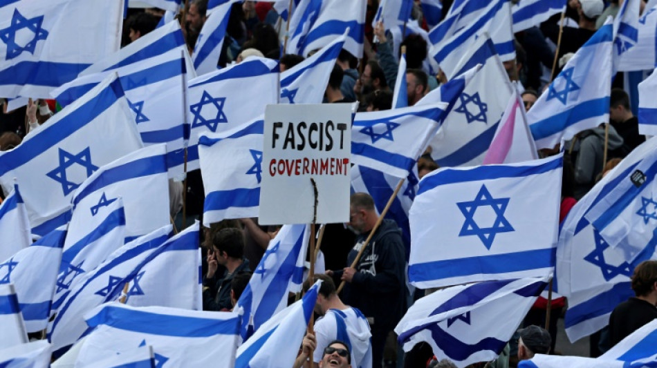 Netanyahu aplaza pol&eacute;mica reforma judicial en Israel tras protestas masivas