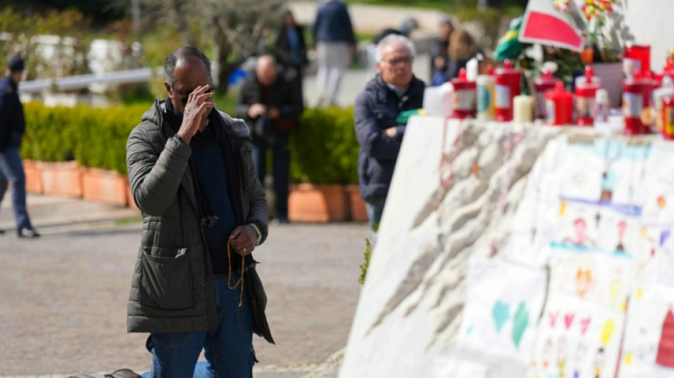 El papa Francisco da las gracias a los m&eacute;dicos tras alentador parte sobre su salud