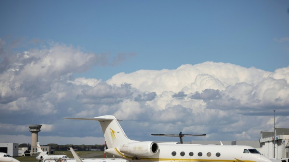 Gr&uuml;ne regen h&ouml;here Flughafengeb&uuml;hren f&uuml;r Privatjets an