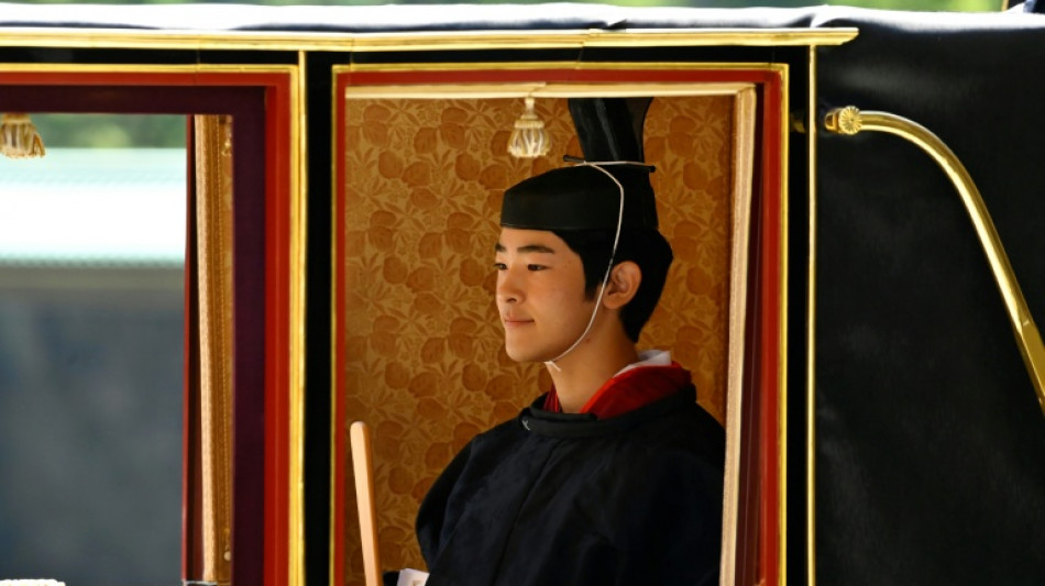Japón celebra la mayoría de edad del sobrino del emperador, segundo en la línea de sucesión