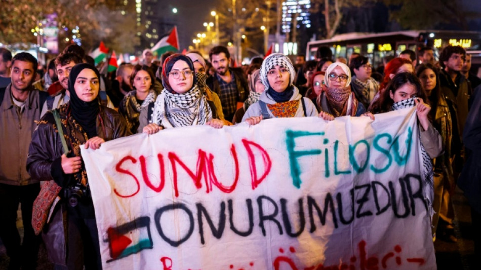 Espa&ntilde;a anuncia que est&aacute; previsto que 21 de los 49 espa&ntilde;oles de la flotilla para Gaza salgan este domingo de Israel