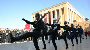 Turqu&iacute;a dice que ha atacado cerca de 500 objetivos kurdos en Irak y Siria