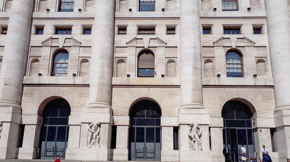 Borsa: Milano debole (-0,4%), prese di beneficio su Stm e Prysmian
