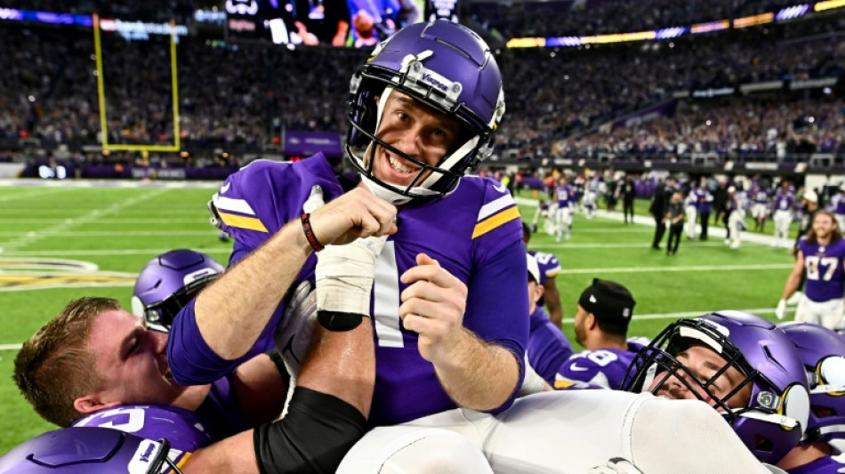 Vikings win division with historic comeback win, Bills clinch playoff berth