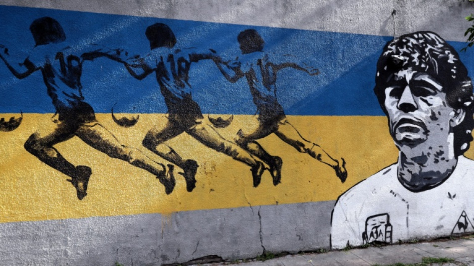 Policial diz que n&atilde;o havia 'elementos m&eacute;dicos' no quarto de Maradona