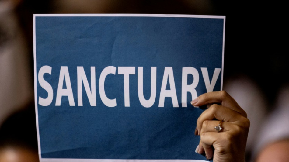 Gobierno de Trump demanda a Illinois para desmantelar protecci&oacute;n de inmigrantes