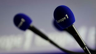 Arnaud Lagard&egrave;re veut rester ma&icirc;tre de ses radios, malgr&eacute; l'OPA de Vivendi