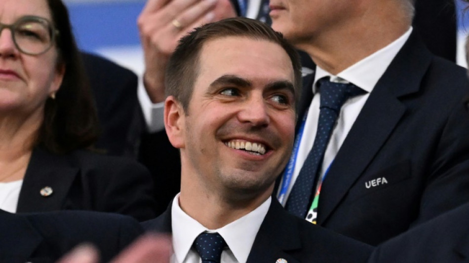 Fu&szlig;baller Philipp Lahm und Schauspielerin Anna Loos erhalten Bundesverdienstkreuz