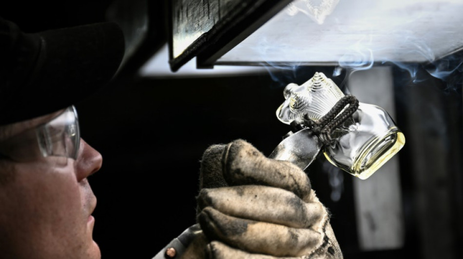 Dans la vallée du verre, le flacon de parfum se verdit grâce à l'électricité