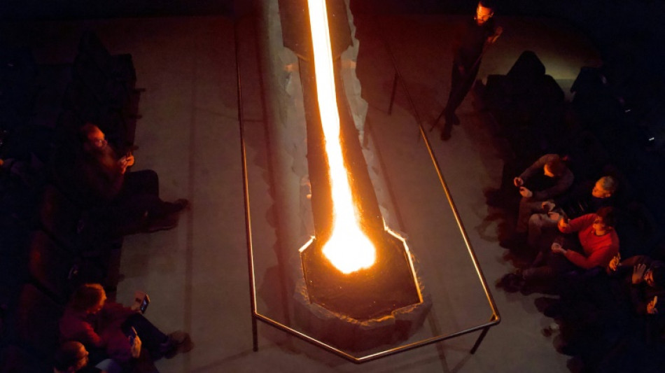 &iexcl;Que fluya la lava! El ins&oacute;lito espect&aacute;culo en una sala de Islandia