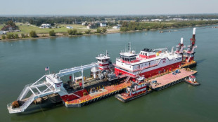 Rio Mississippi, importante rota fluvial dos EUA, est&aacute; perigosamente baixo