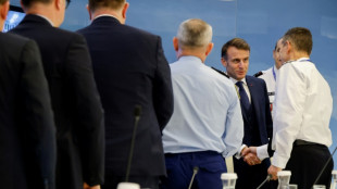 Macron est arriv&eacute; &agrave; Mayotte pour constater les d&eacute;g&acirc;ts et esquisser la reconstruction