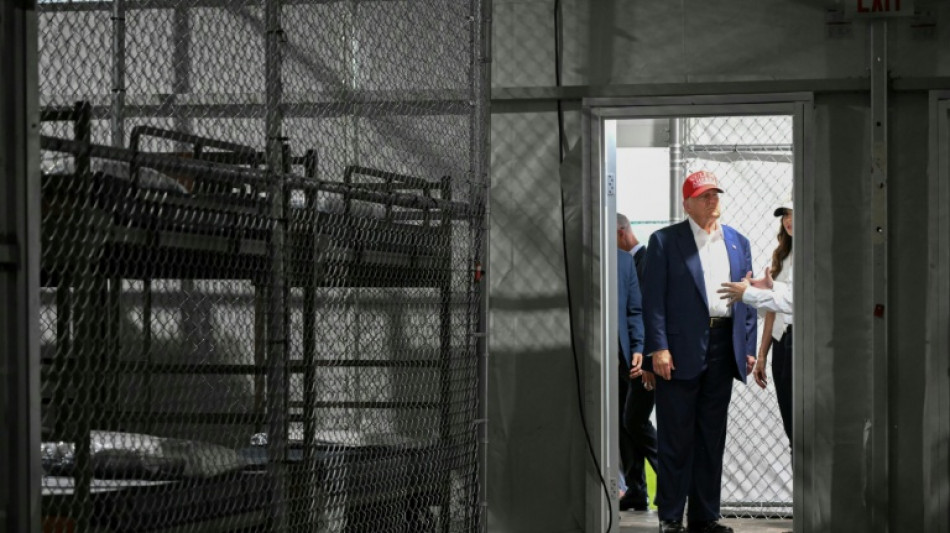 US-Bundesrichterin ordnet teilweisen R&uuml;ckbau von Abschiebegef&auml;ngnis "Alligator Alcatraz" an