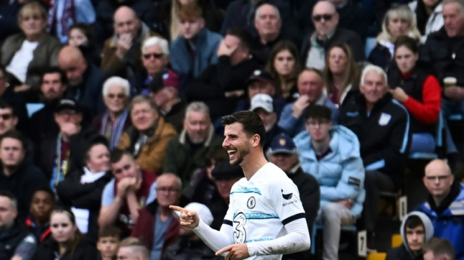 Mount double fires Chelsea as Liverpool brace for Man City