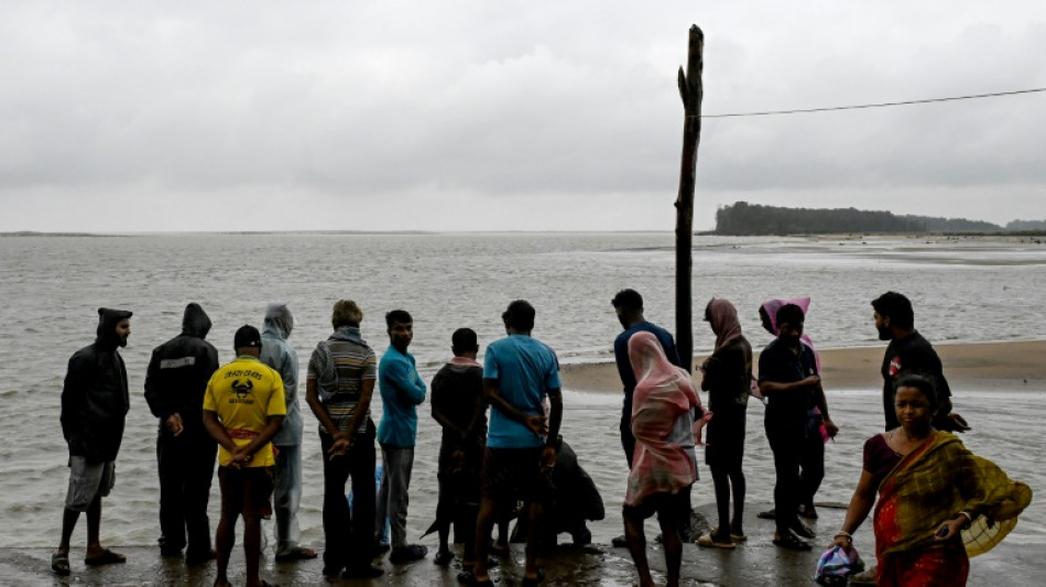 El cicl&oacute;n Dana llega a India y destruye &aacute;rboles y l&iacute;neas el&eacute;ctricas
