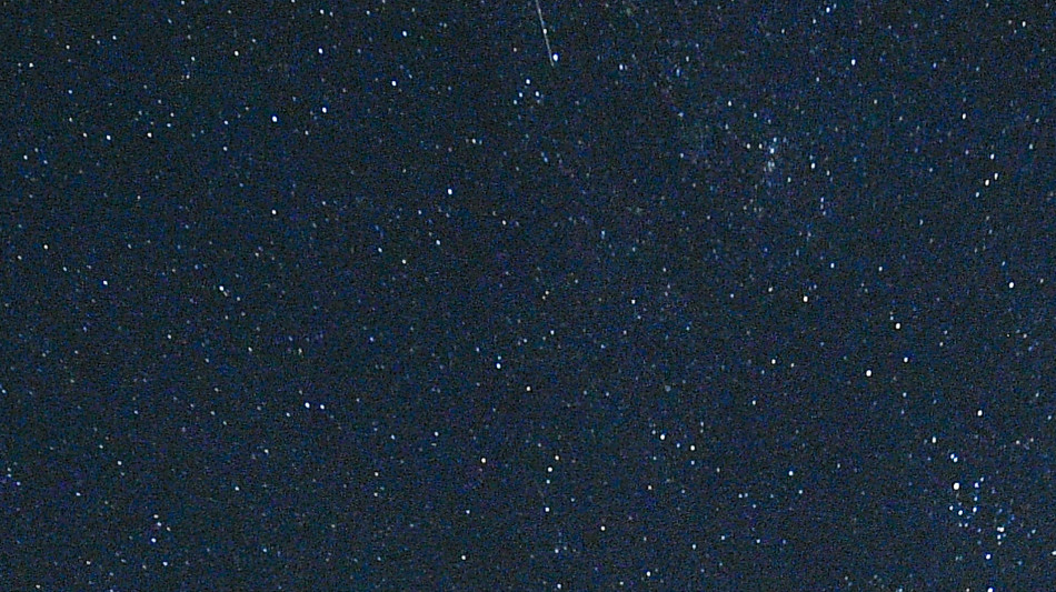 Precursori dei mattoni della vita attorno a una stella neonata