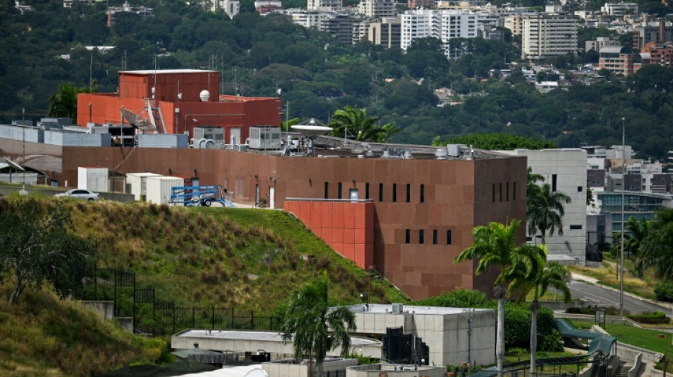 Venezuela avisa aos EUA que 'extremistas' planejam atacar embaixada americana em Caracas