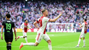 Volante ingl&ecirc;s Jordan Henderson assina com o Brentford