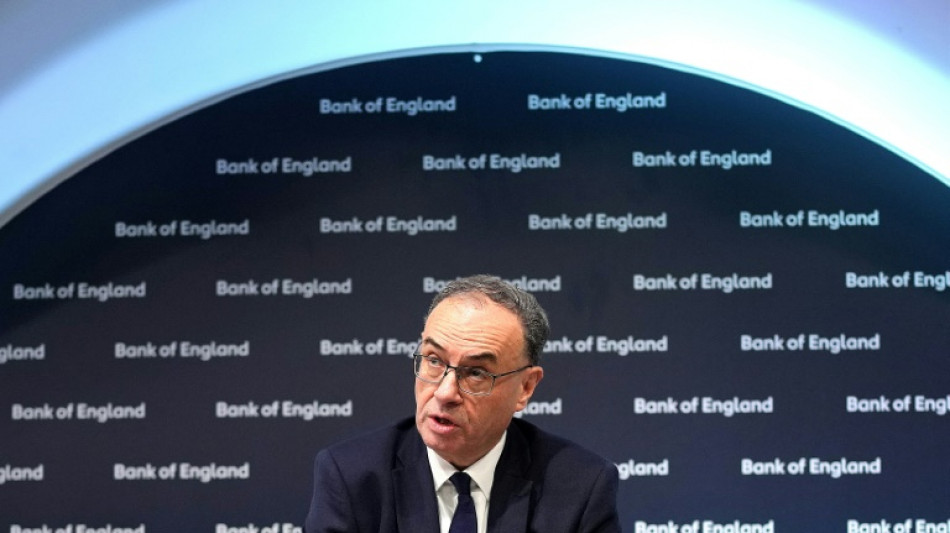 Trump inqui&egrave;te la Banque d'Angleterre, qui assombrit ses pr&eacute;visions de croissance