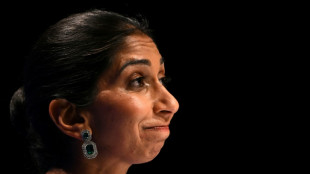 El gobierno brit&aacute;nico da otra vuelta de tuerca a su duro discurso antimigraci&oacute;n