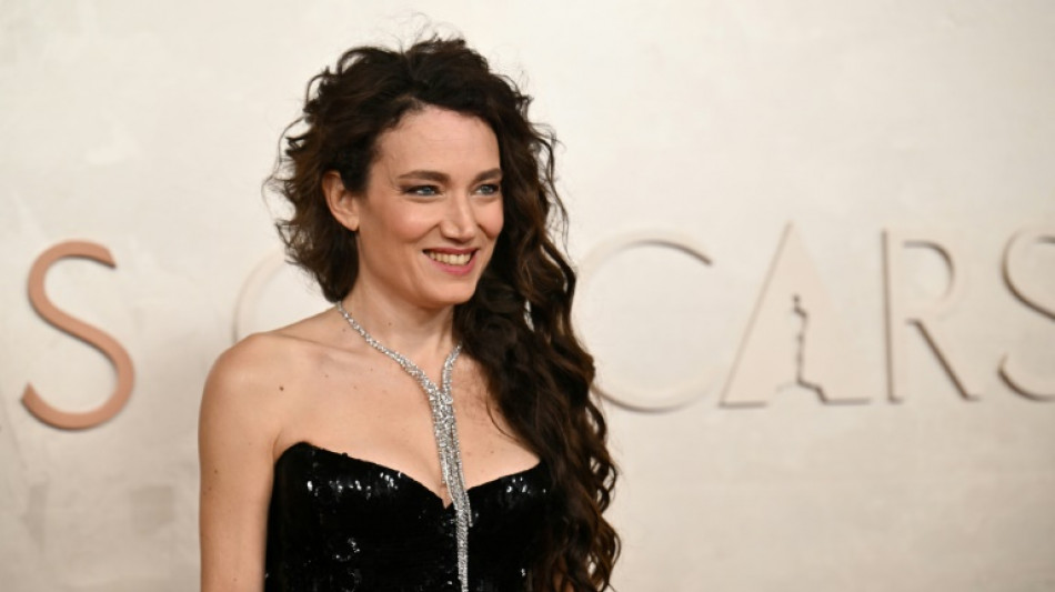 Les stars arrivent pour des Oscars &agrave; couteaux tir&eacute;s entre "Anora" et "Conclave"