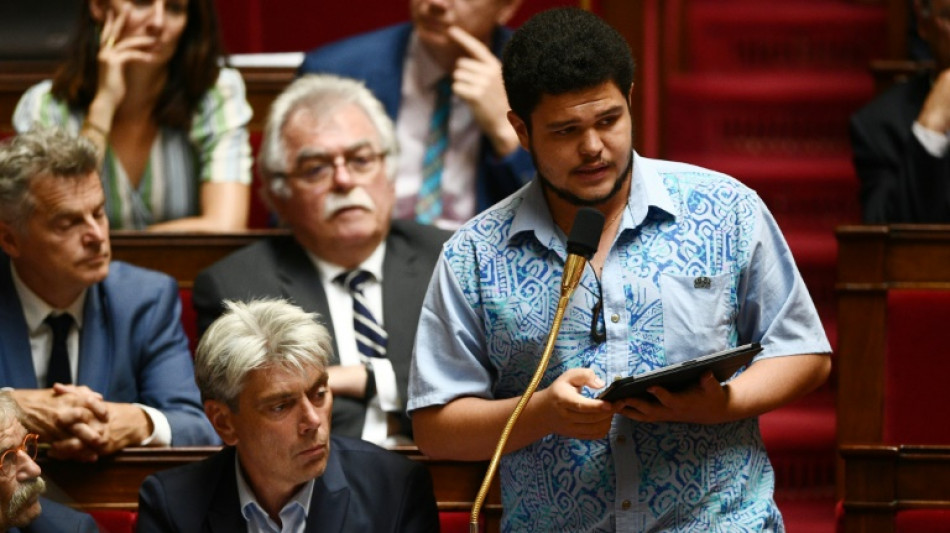 Franz&ouml;sische Politiker diskutieren &uuml;ber Krawattenpflicht in der Nationalversammlung