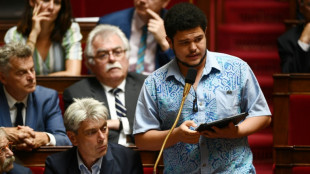 Franz&ouml;sische Politiker diskutieren &uuml;ber Krawattenpflicht in der Nationalversammlung