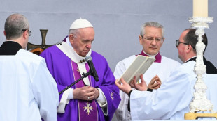 Papst Franziskus feiert Freiluftmesse vor tausenden Gl&auml;ubigen in Malta