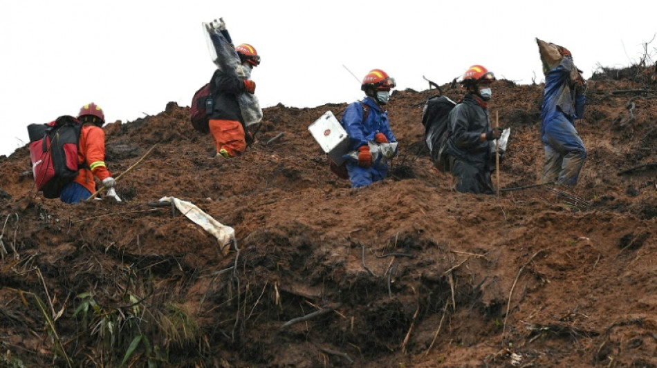 Accident d'avion en Chine: la deuxi&egrave;me bo&icirc;te noire retrouv&eacute;e