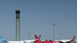 Un millar de vuelos anulados en Francia en el segundo d&iacute;a de huelga de controladores a&eacute;reos