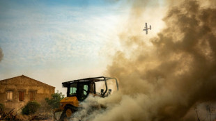 Dans l'Aude, les pompiers peinent à fixer l'incendie d'une ampleur exceptionnelle