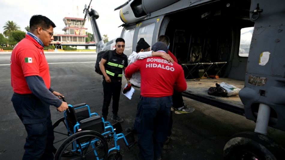 La Guardia Nacional de M&eacute;xico lleva ayuda a comunidades aisladas por las lluvias