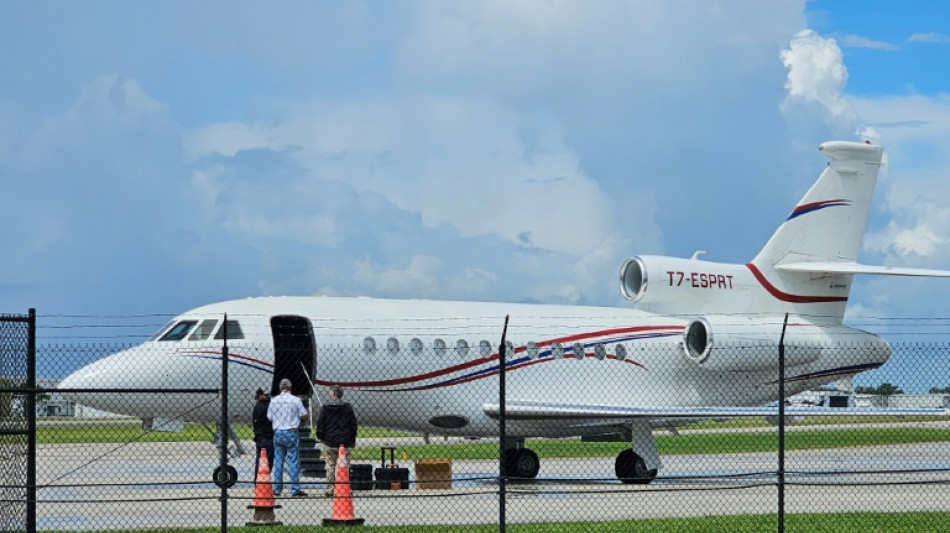 Maduro brinca e diz que queria ir ao debate nos EUA, mas que lhe 'roubaram o avi&atilde;o'