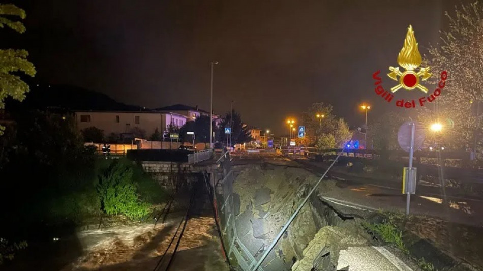 Finiti in una voragine nel Vicentino, trovato un corpo