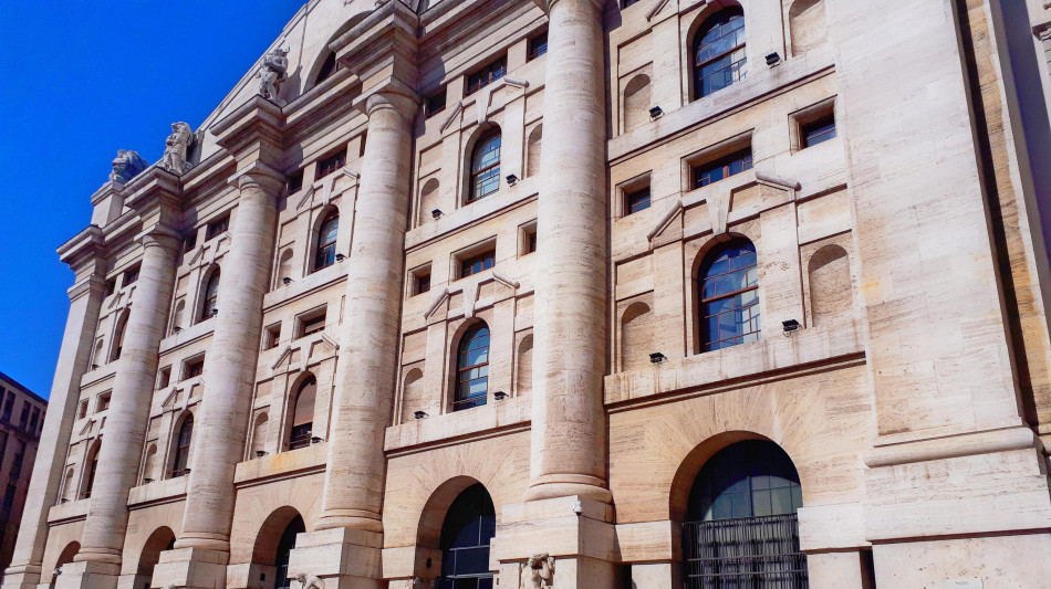 Borsa: Milano accelera (+0,9%) con Stm, Saipem e Montepaschi