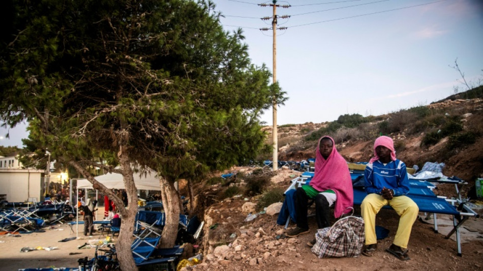 Baja la presi&oacute;n en Lampedusa con el traslado de migrantes al resto de Italia