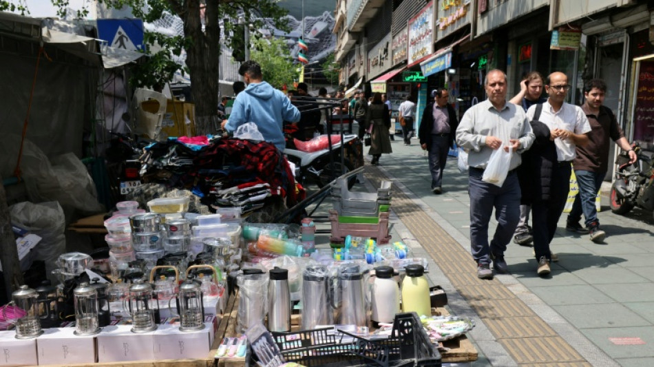 Trump afirma que EUA n&atilde;o tem pressa, mas que 'rel&oacute;gio corre' para o Ir&atilde;