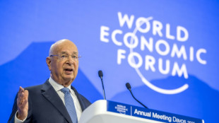 Le Forum &eacute;conomique mondial enqu&ecirc;te sur son fondateur accus&eacute; de malversations