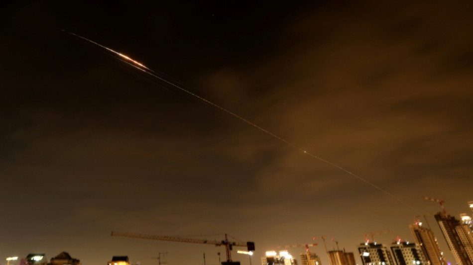 Trump adia ataques contra o Ir&atilde; ap&oacute;s conversas 'muito boas' com Teer&atilde;, que nega negocia&ccedil;&otilde;es