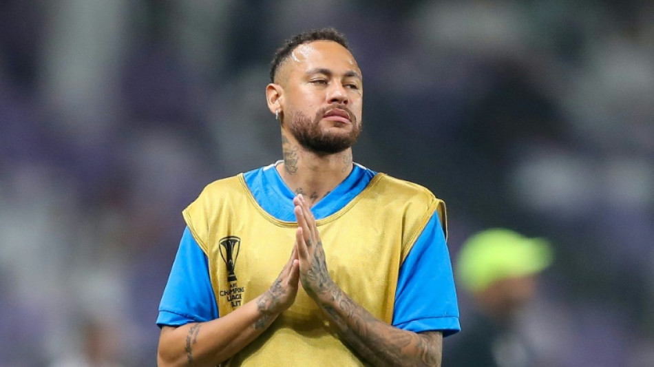 Foot: retour au bercail pour Neymar, star sur le d&eacute;clin 