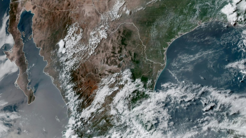 Furac&atilde;o Erick sobe para a categoria 2 no Pac&iacute;fico mexicano