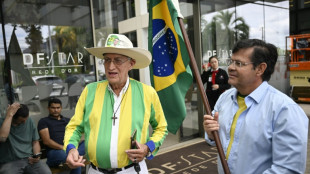 Bolsonaro deixa UTI após cirurgia 'concluída com sucesso'