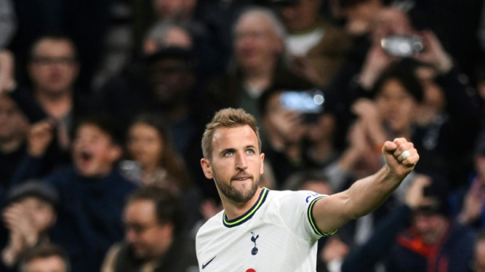 Kane fires Spurs' Premier League title push as Leicester held